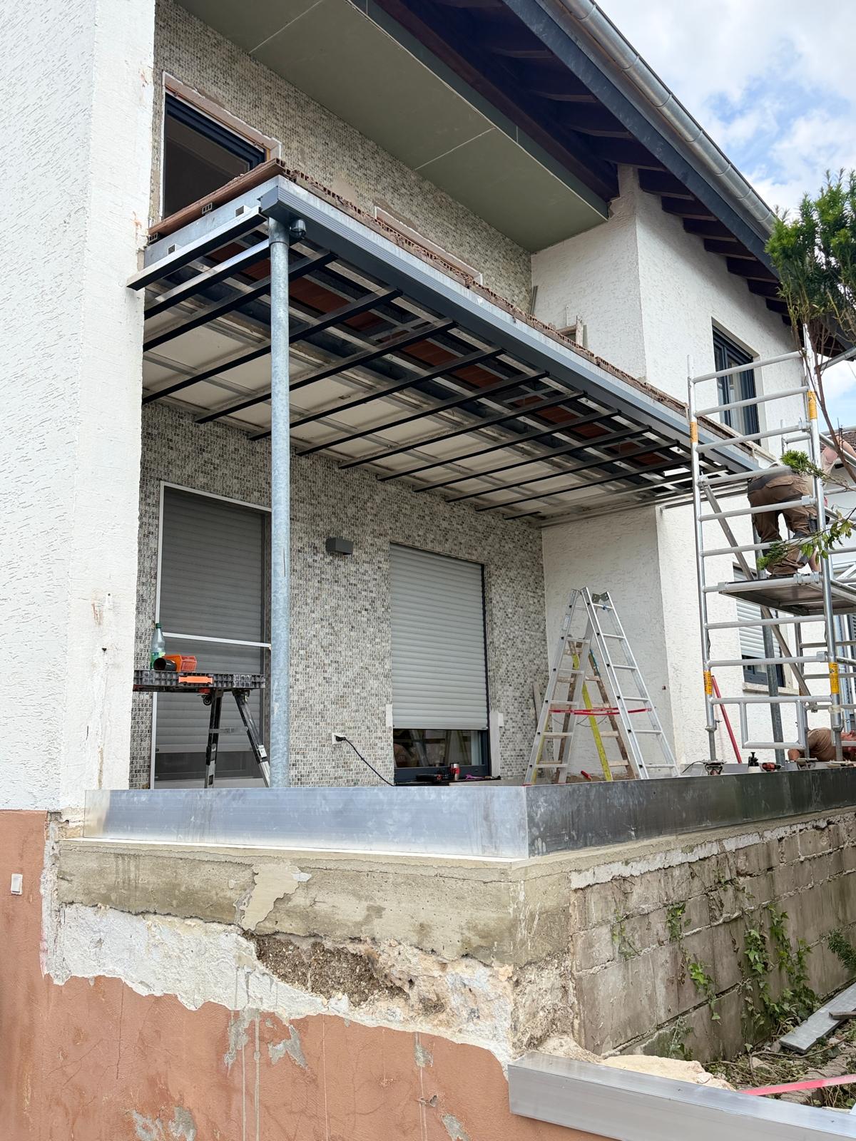 Umbau eines alten Balkons zu einem modernen Balkon